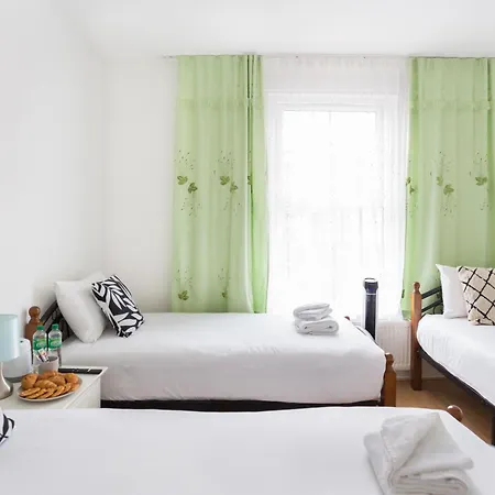 Wood Green Budget Rooms - Next To Mall & Metro Station - 10 Min To City Center London Exterior photo