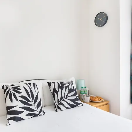 Wood Green Budget Rooms - Next To Mall & Metro Station - 10 Min To City Center London Exterior photo