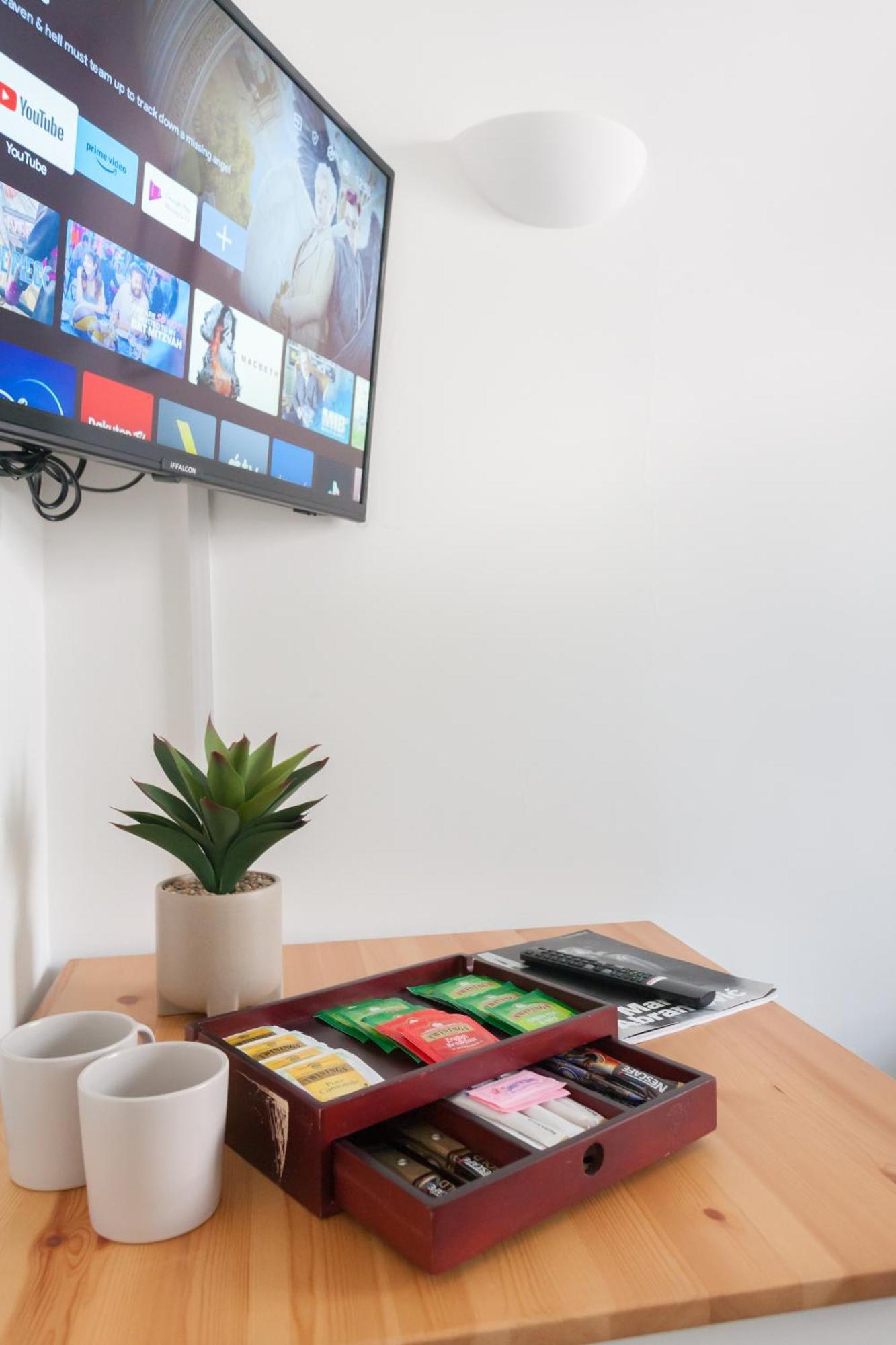 Wood Budget - Next To Mall & Metro Station - 10 Min To Center Casa de Férias *