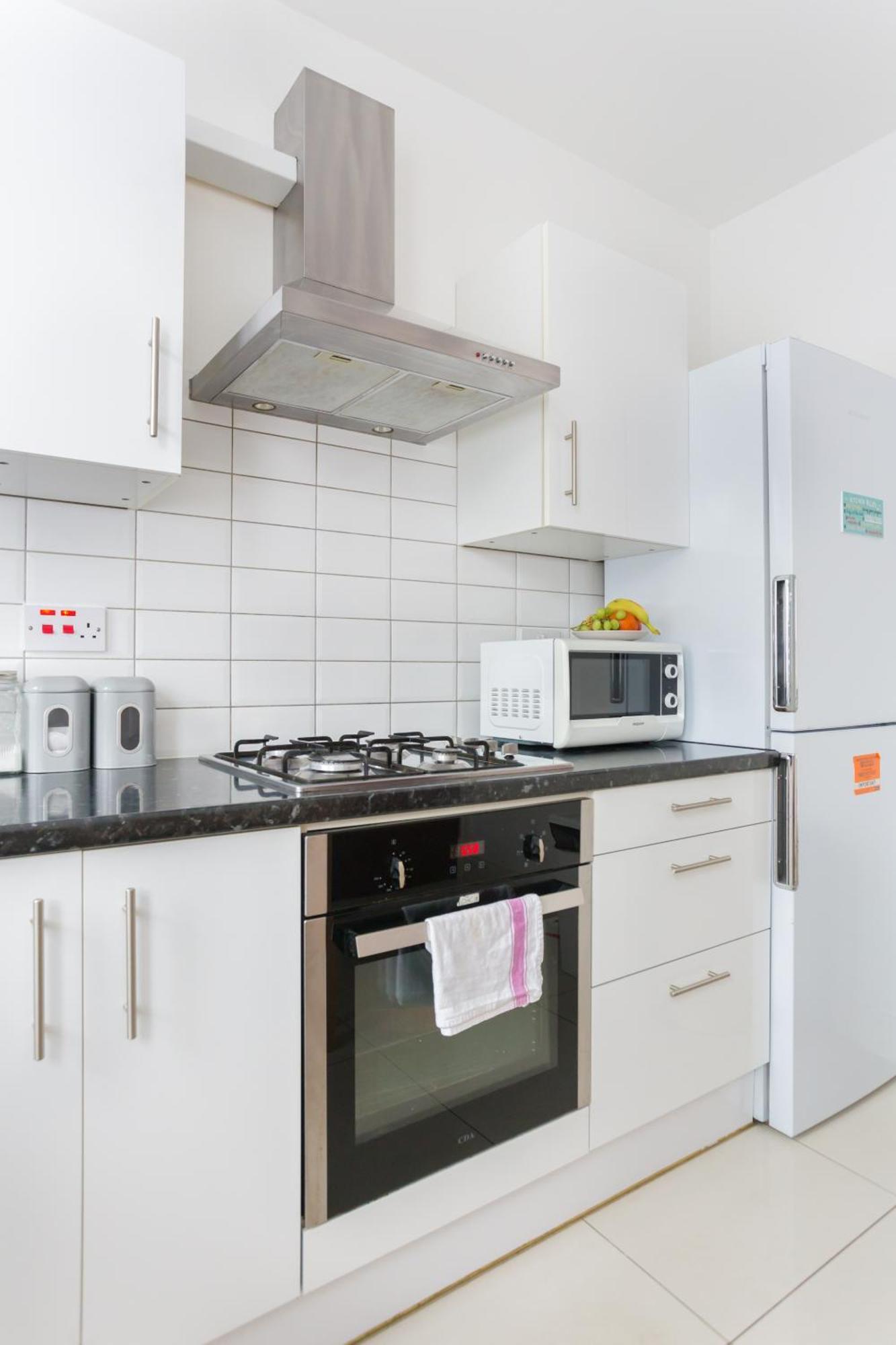 Wood Budget - Next To Mall & Metro Station - 10 Min To Center Casa de Férias *